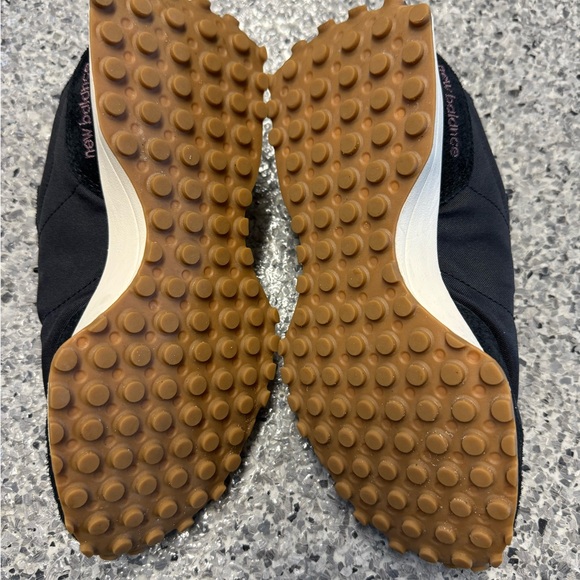 New Balance 327 - Picture 5 of 5